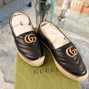 Gucci Women's Black and Gold Espadrilles